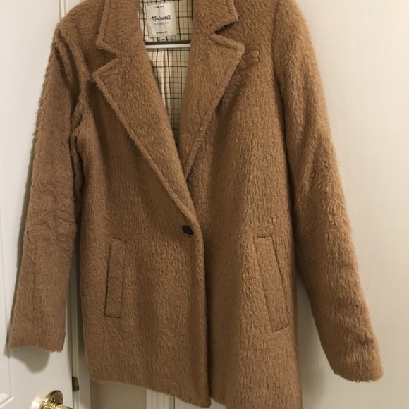 Madewell Jackets & Blazers - Madewell Tan/Beige Teddy Coat (size 4)